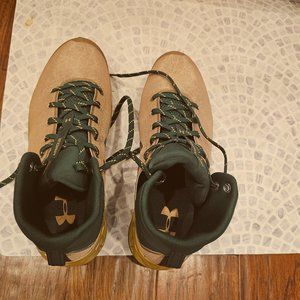 Men's Under Armour Sneakers Size 11.5 MicroG